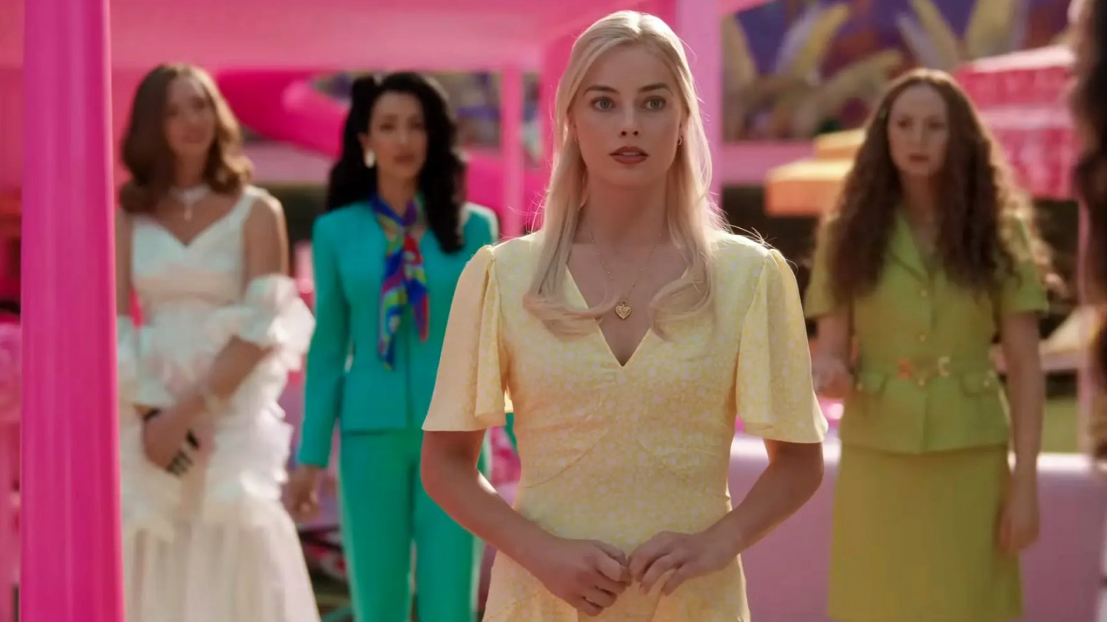 Barbie: il significato del vestito giallo di Margot Robbie