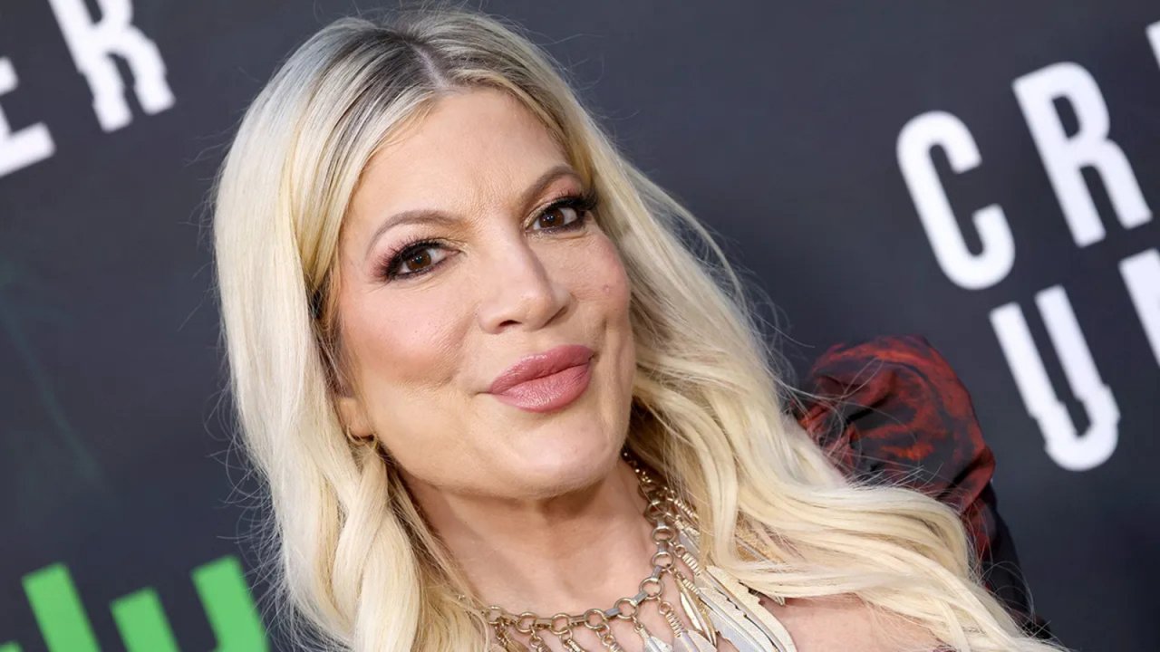 Beverly Hills 90210, sesta gravidanza per Tori Spelling (ma forse è un  pesce d'aprile). Ecco che fine hanno fatto i protagonisti della serie 