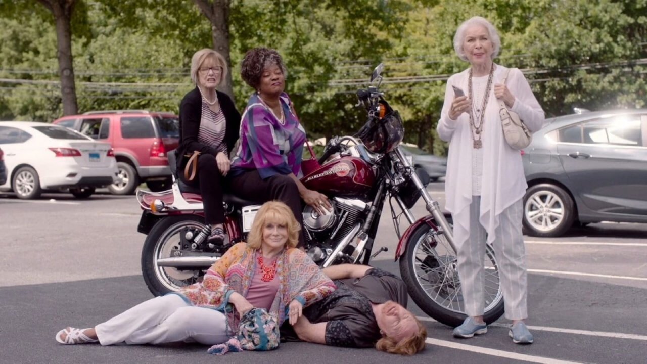 Ascolti TV di martedì 8 agosto, Queen Bees e il Trofeo Berlusconi: ecco chi ha vinto