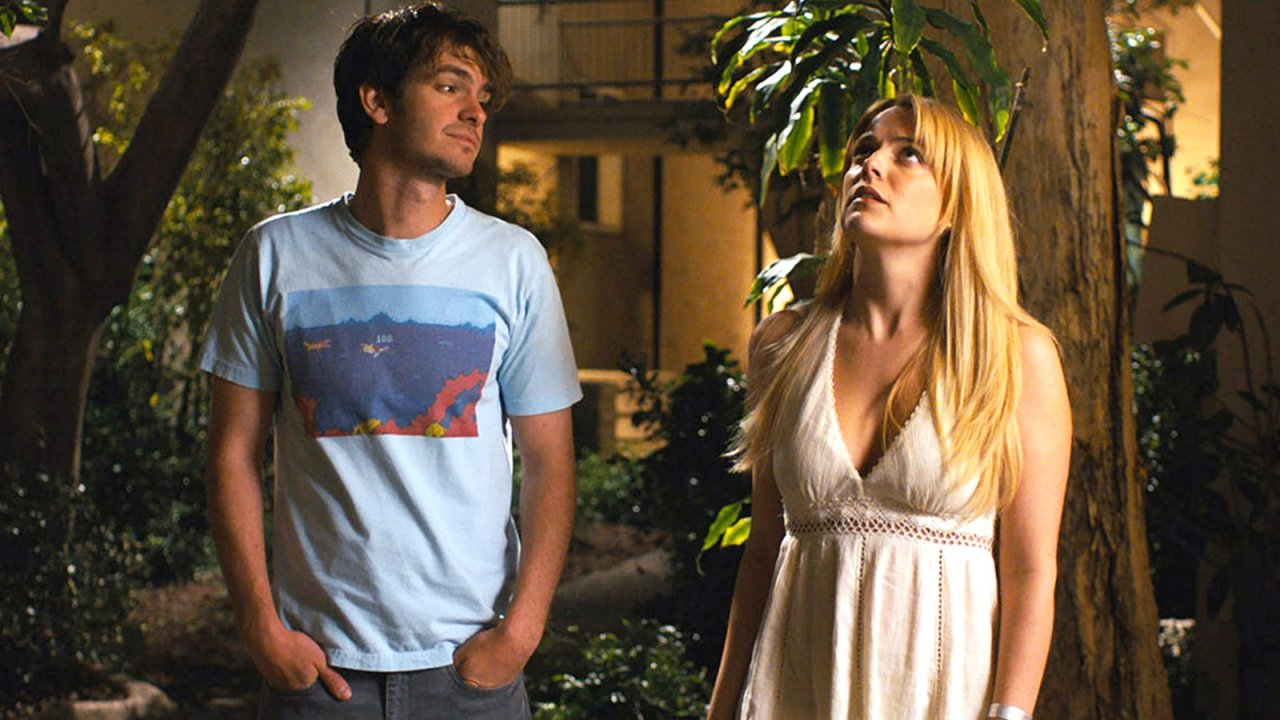 Riley Keough ha rischiato di 'uccidere' Andrew Garfield sul set di Under the Silver Lake