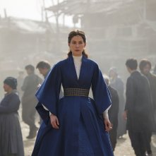 La ruota del tempo 2: Rosamund Pike in una scena della seconda stagione