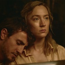 Foe: una foto di Saoirse Ronan e Paul Mescal