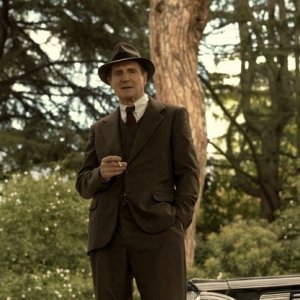 Detective Marlowe: Liam Neeson in una scena del film