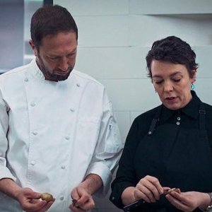 The Bear 2: Olivia Colman in una scena