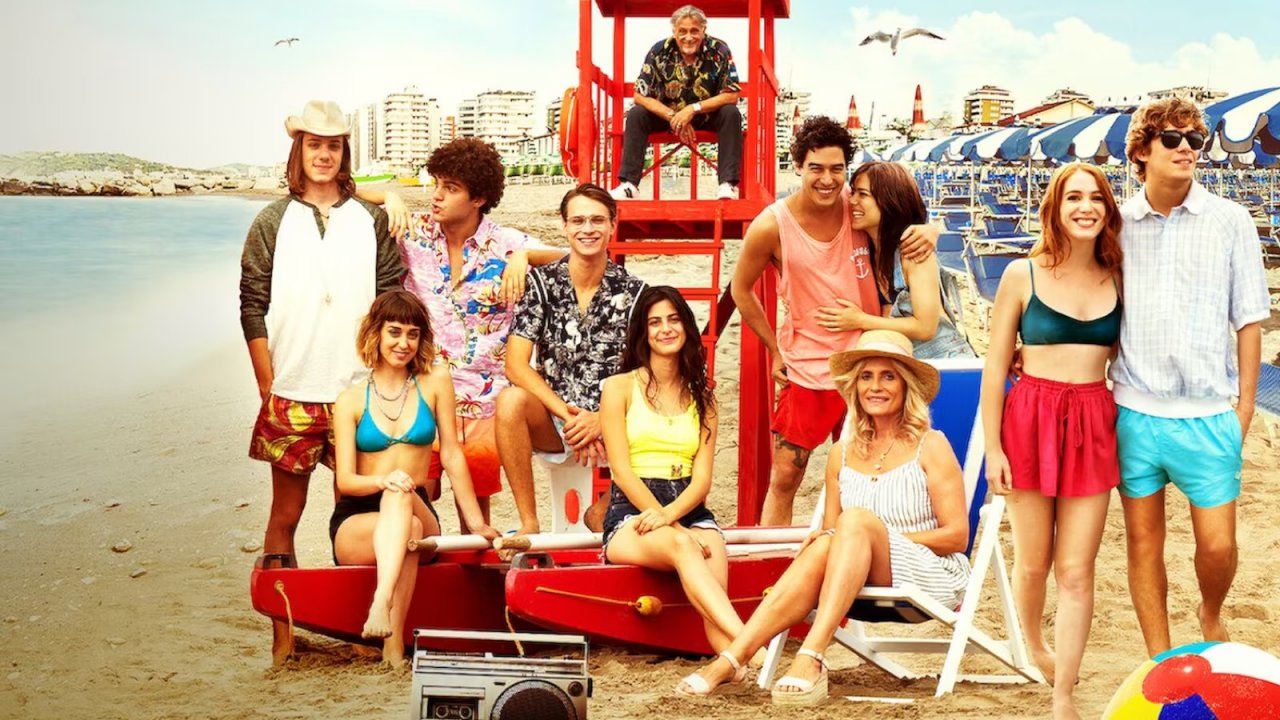Sotto il sole di Riccione stasera su Canale 5: trama e cast del film con Cristiano Caccamo e Lorenzo Zurzolo