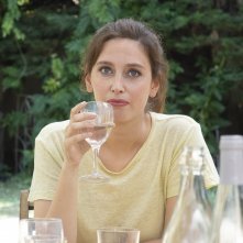 Bugiardo seriale: Louise Coldefy in una scena del film