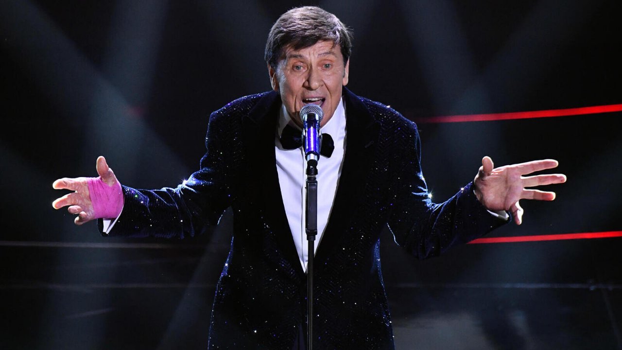 Flavio Insinna torna stasera su Rai1 con Techeteche Show dedicato a Gianni Morandi