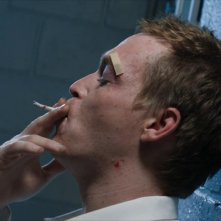 Dogman: Caleb Landry Jones in una scena del film