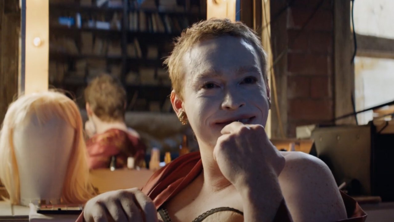 Dogman, Luc Besson: “Il lavoro con Caleb Landry Jones è stato un paradiso”