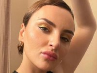 Arisa completamente nuda su Instagram: 'Valuto proposte di matrimonio, solo intenzioni serie'