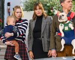 Family Switch: Jennifer Garner insieme a Ed Helms nelle foto della commedia diretta da McG