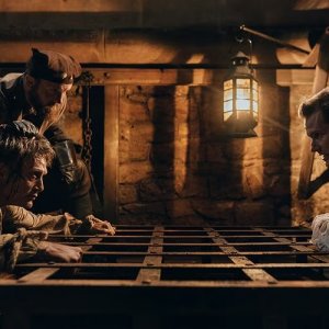 La terra promessa: Mads Mikkelsen, Simon Bennebjerg in una scena del film