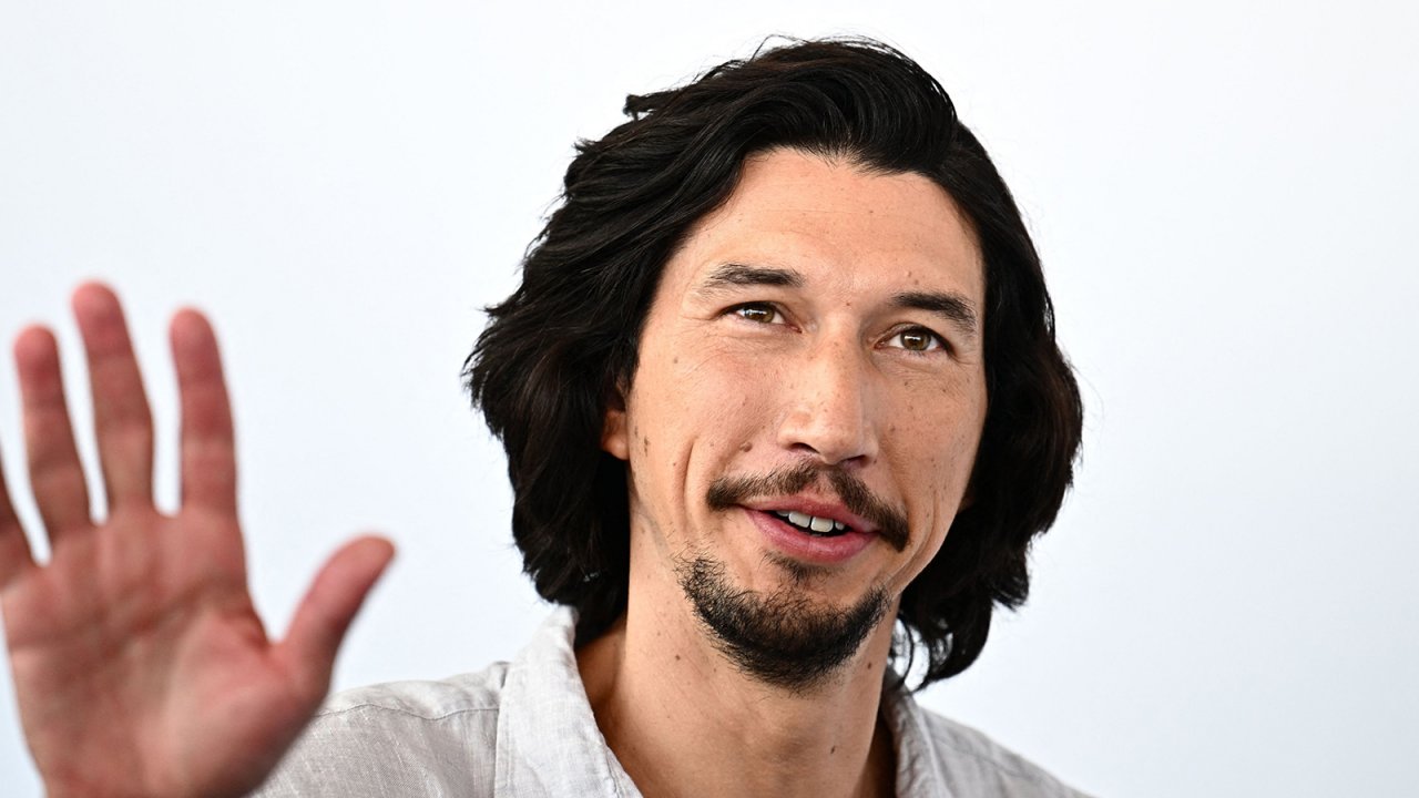 Venezia 2023, Adam Driver contro Netflix e Amazon: 'Non vogliono venire incontro agli attori in sciopero'