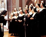 Sister Act - Una svitata in abito da suora stasera su Rai1: il cast e la trama del film con Whoopi Goldberg