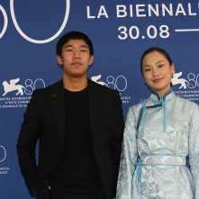 City of Wind: Tergel Bold-Erdene e Normin-Erdene Ariunbyamba durante il photocall della Mostra Internazionale d’Arte Cinematografica di Venezia 80