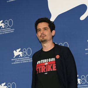 Mostra d'Arte Cinematografica di Venezia 80: il presidente della giuria Damien Chazelle in una foto