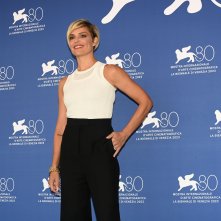 Felicità: Micaela Ramazzotti durante il photocall della Mostra d'Arte Cinematografica di Venezia 80