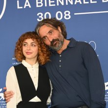 Finalmente l'alba: Rebecca Antonacci e Saverio Costanzo durante il photocall della Mostra d'Arte Cinematografica di Venezia 80