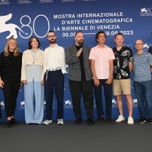Poor Things: il cast durante il photocall della Mostra d'Arte Cinematografica di Venezia 80