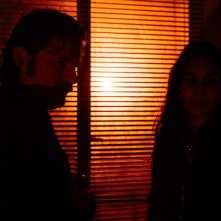 El Paraiso: Maria Del Rosario Barreto Escobar, Edoard Pesce in una scena del film