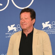 The Palace: Joaquin De Almeida durante il photocall della Mostra d'Arte Cinematografica di Venezia 80