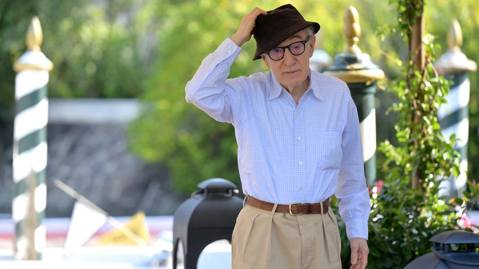 Woody Allen a Venezia: prima la standing ovation, poi le grida di protesta