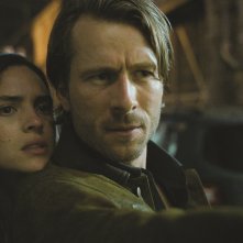 Hit Man: Glen Powell, Adria Arjona in un'immagine