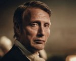Ferrari, Mads Mikkelsen dà ragione a Favino: 'Italiani, smettetela di doppiare i film. È folle'