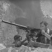 Tutti a casa: Alberto Sordi durante una scena del film