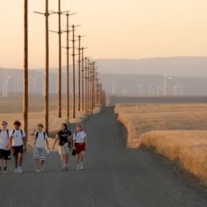 Gasoline Rainbow: un' frame del film