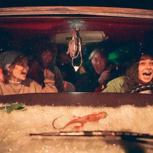 Gasoline Rainbow: una scena del film