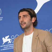 Enea: il regista Pietro Castellitto durante il photocall della Mostra d'Arte Cinematografica di Venezia 80