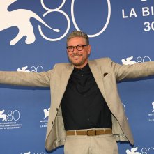 Enea: Sergio Castellitto al photocall della Mostra d'Arte Cinematografica di Venezia 80