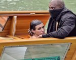 Venezia: Kanye West e la moglie banditi a vita per atti osceni da una società di motoscafi
