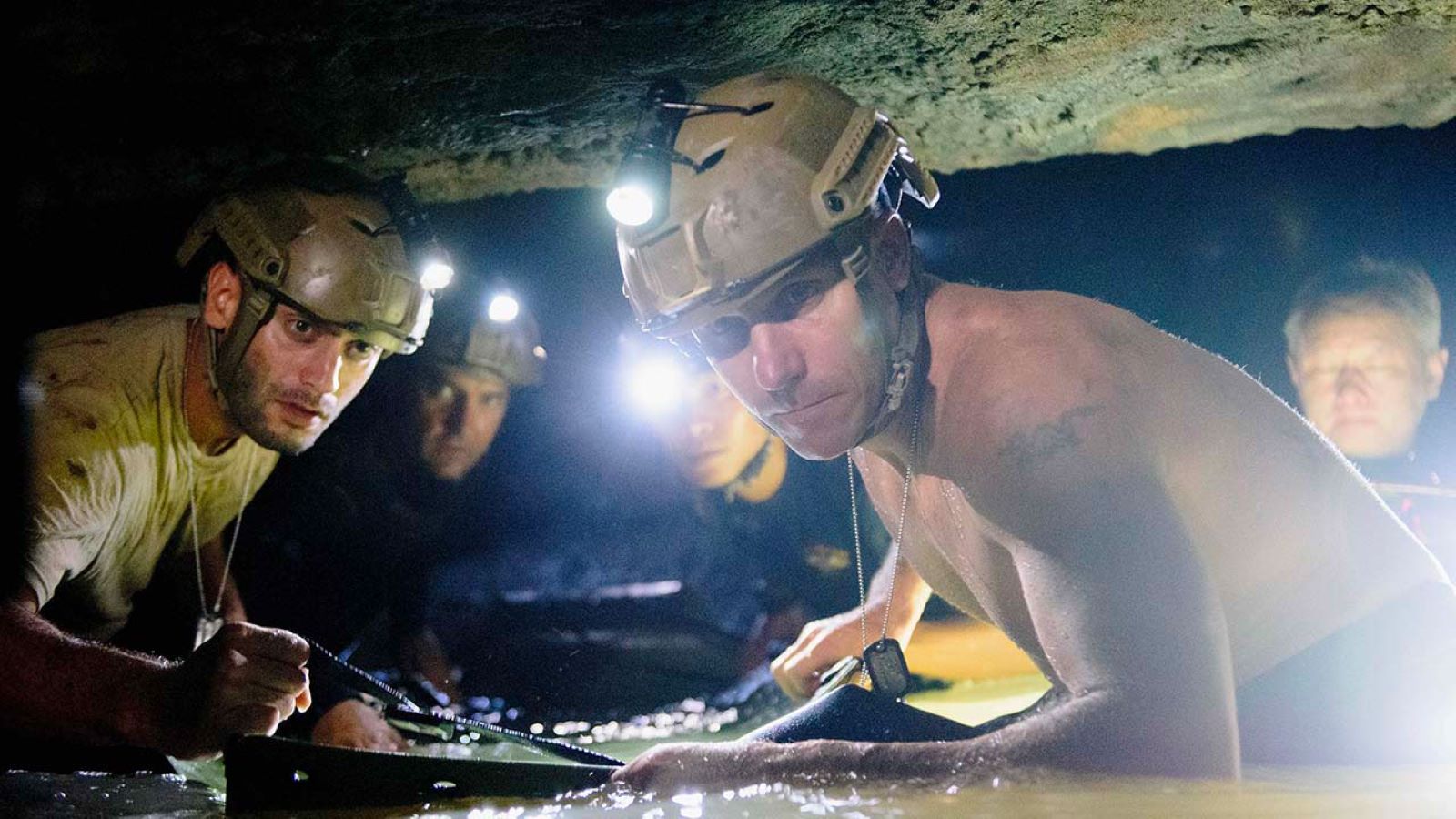 The Cave - Acqua alla gola stasera su Rai 4: trama, cast e storia vera del film
