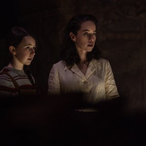 The Nun II - Anna Popplewell, Katelyn Rose Downey in una scena del film