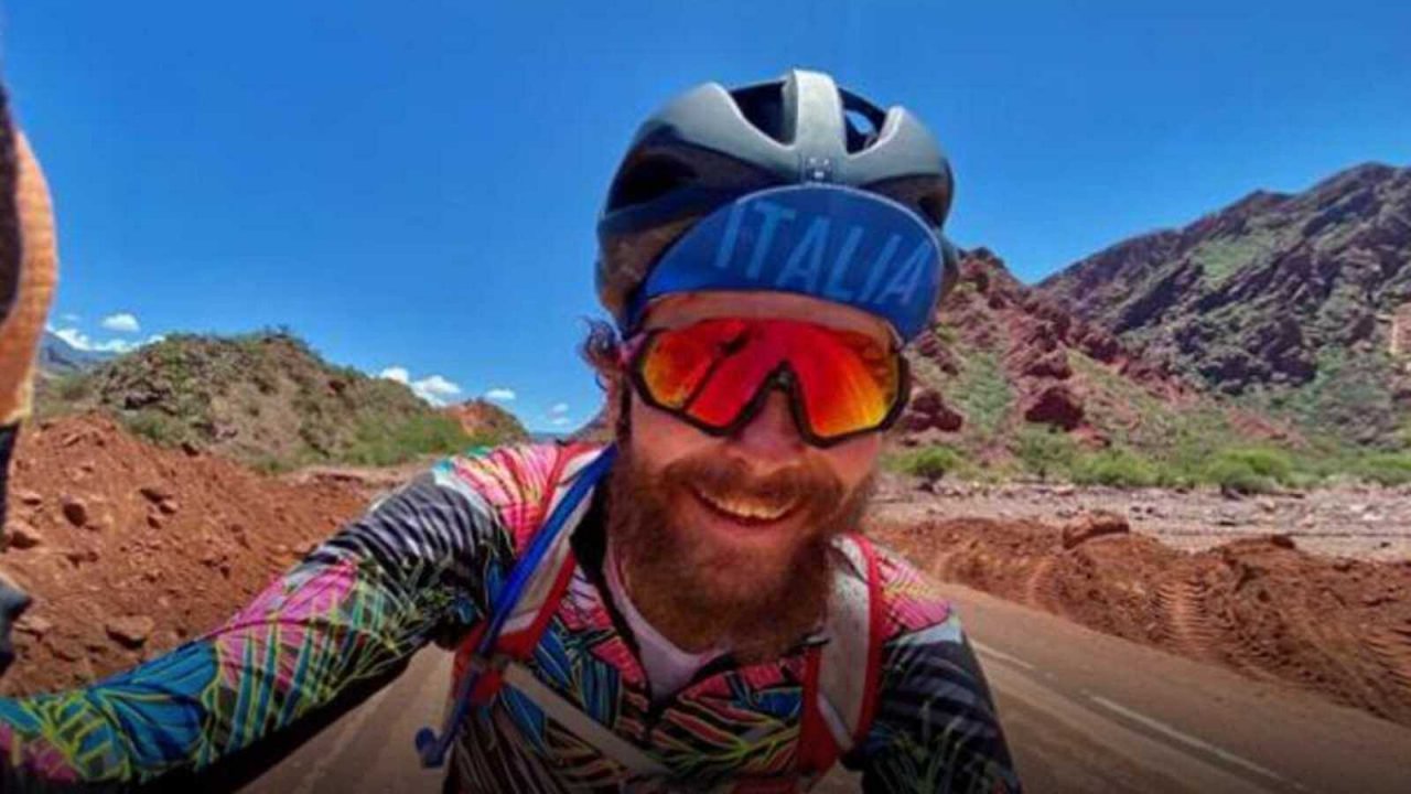 Aracataca 2, stasera su Rai2 lo speciale sul viaggio in bicicletta di Lorenzo Jovanotti in Sud America