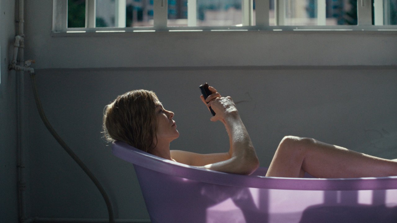 Nicole Kidman nel poster di Expats, che svela la data di uscita della miniserie