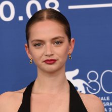 Bota Jone: Albina Krasniqi durante il photocall della Mostra d'Arte Cinematografica di Venezia 80