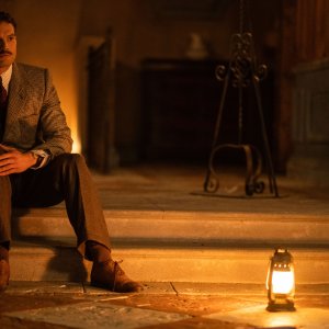 Assassinio a Venezia: Jamie Dornan in una scena del film