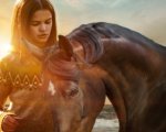 Il mio amico Tempesta, la recensione: il film sull'amicizia tra una ragazza e un cavallo senza patetismi