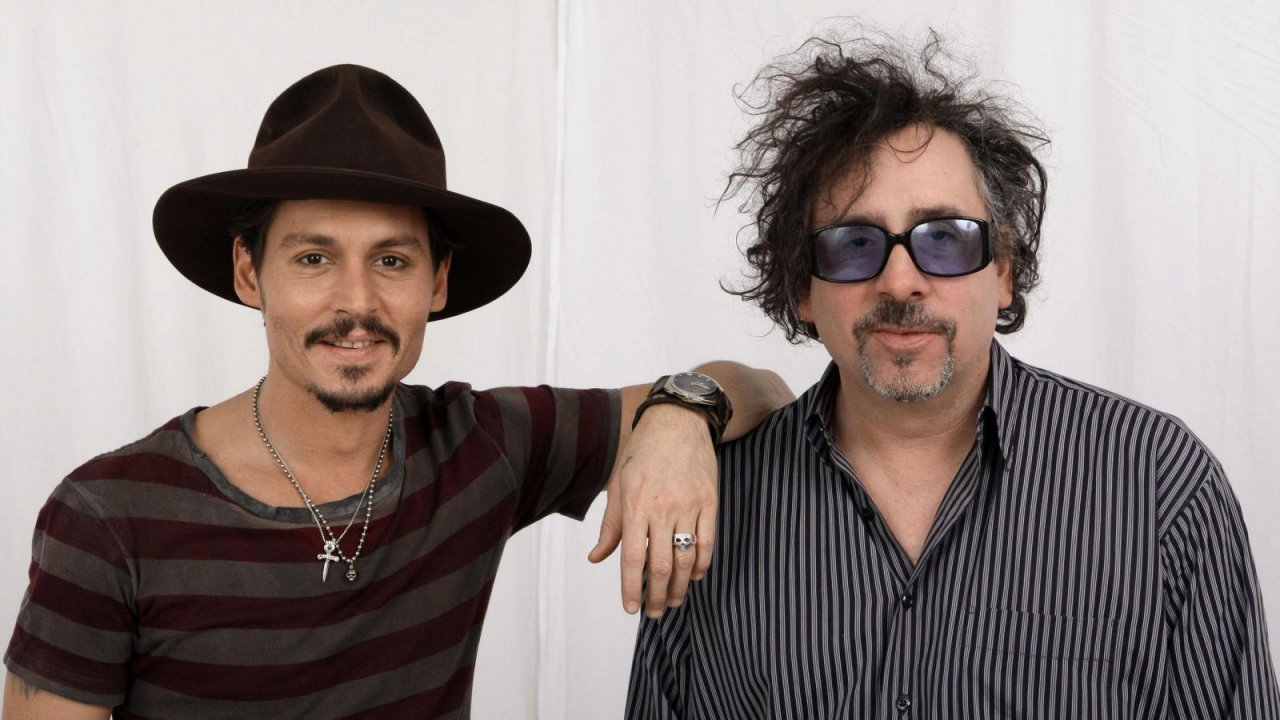 Tim Burton difende Johnny Depp e Paul Reubens criticati dalla 'folla di villici furiosi di Frankenstein'