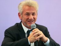 Sean Penn: 'L'uso dell'Intelligenza Artificiale dimostra una mancanza di morale'