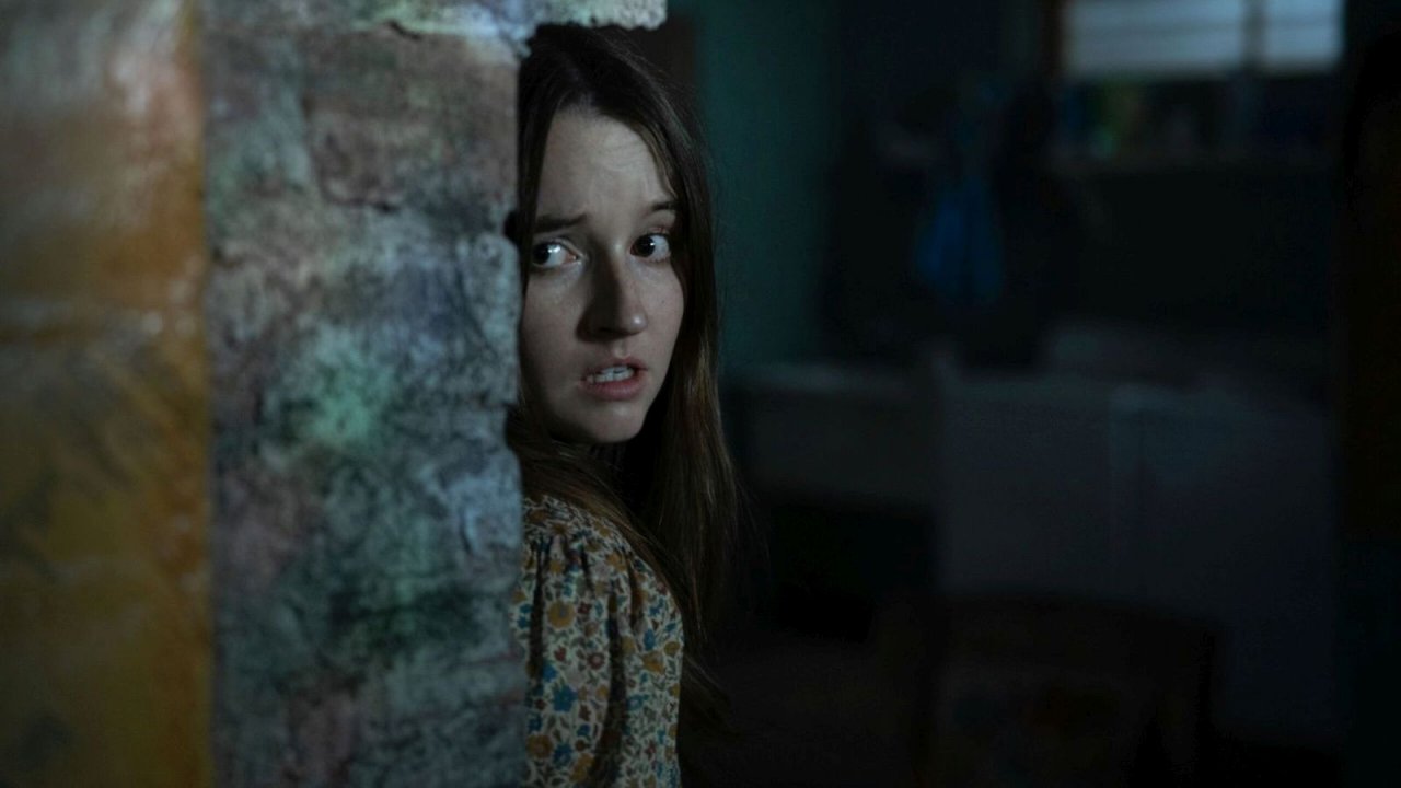 Nessuno ti salverà, il regista Brian Duffield presenta il trailer: 'Il film è nascondino con gli alieni'