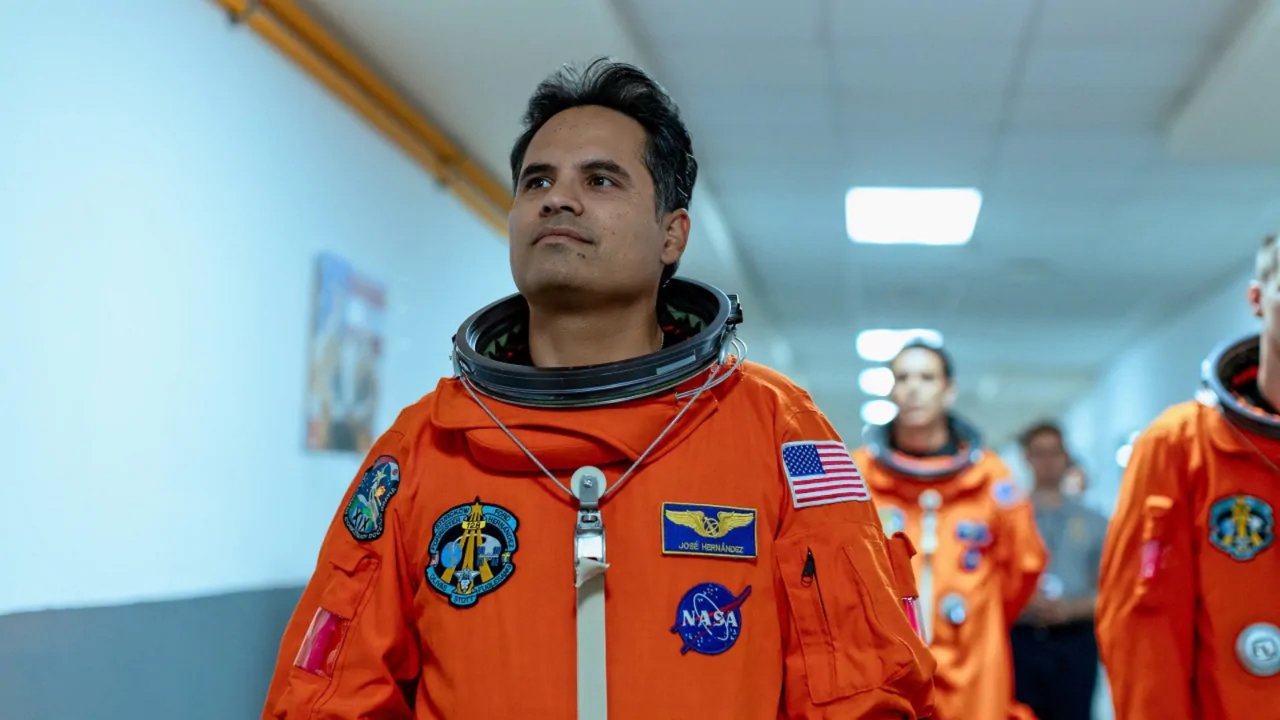 A Million Miles Away, la recensione: su Prime Video una storia vera tra cielo e terra