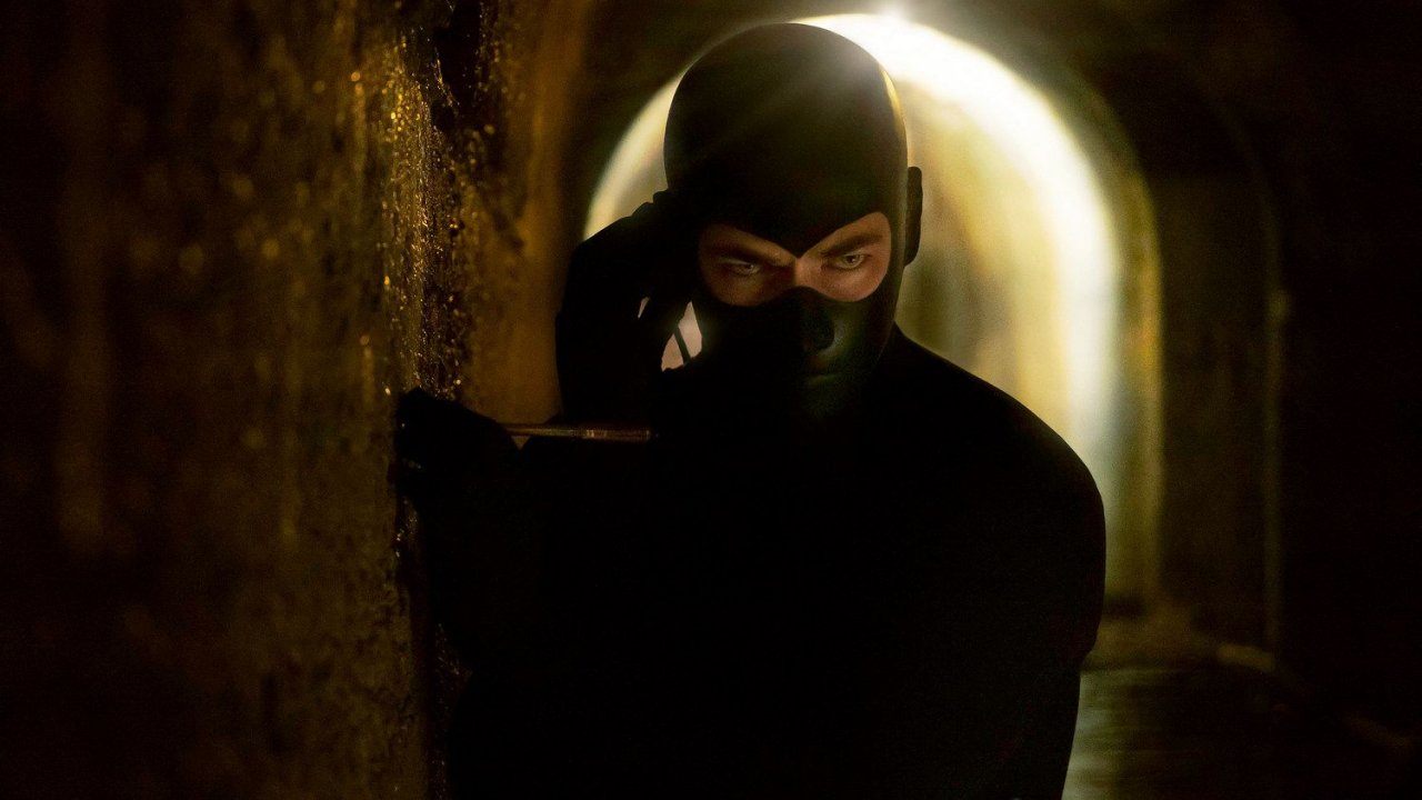 Diabolik chi sei?: un ammaliante artwork svela la nuova data d'uscita del terzo film dei Manetti Bros.