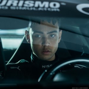 Gran Turismo: La storia di un sogno impossibile - Archie Madekwe in un primo piano