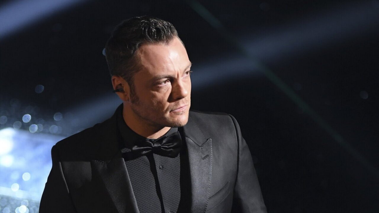 Tiziano Ferro divorzia da Victor Allen: 'Momento delicato, tutta l'attenzione per i miei due figli'