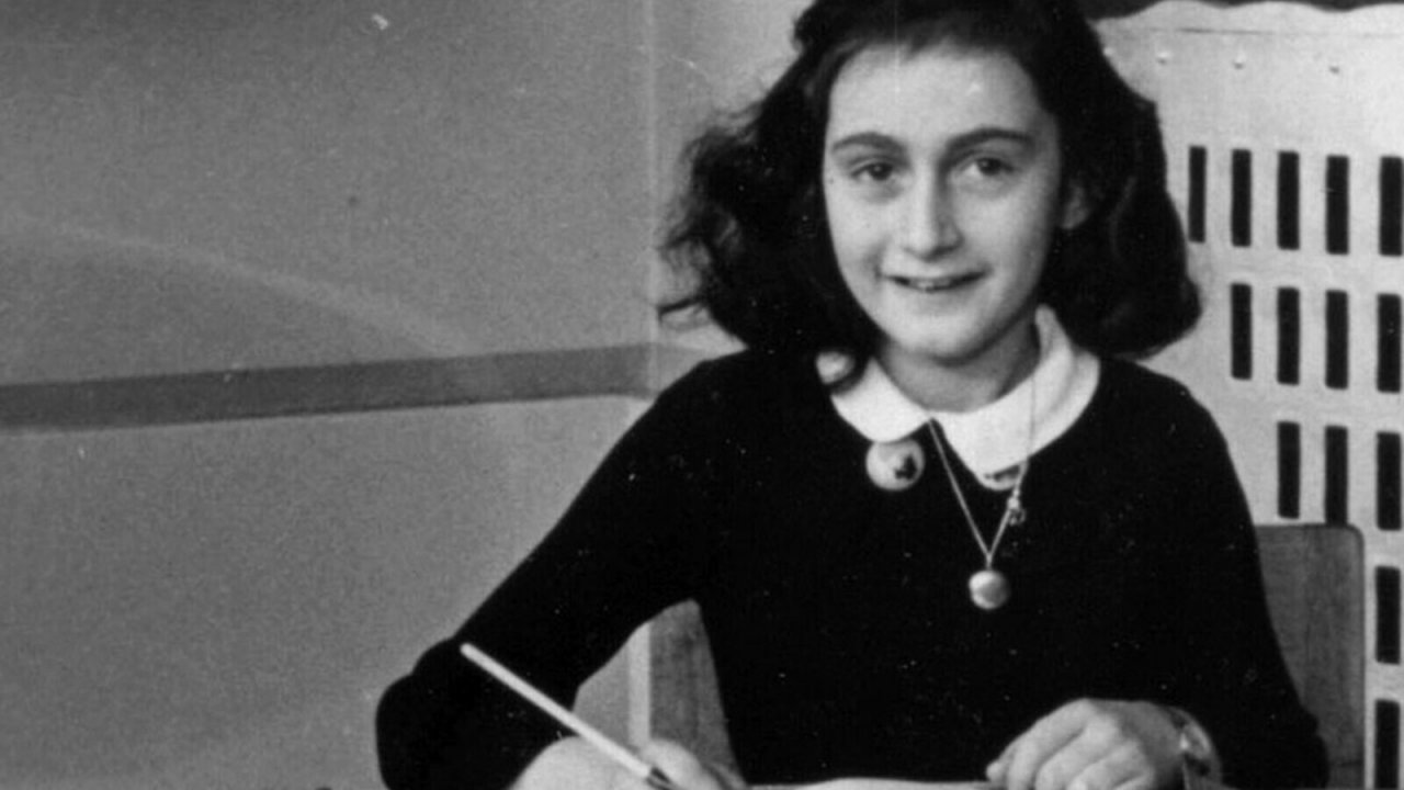 Ulisse - Il piacere della scoperta stasera su Rai 1: Anna Frank e la storia del suo diario nella terza puntata