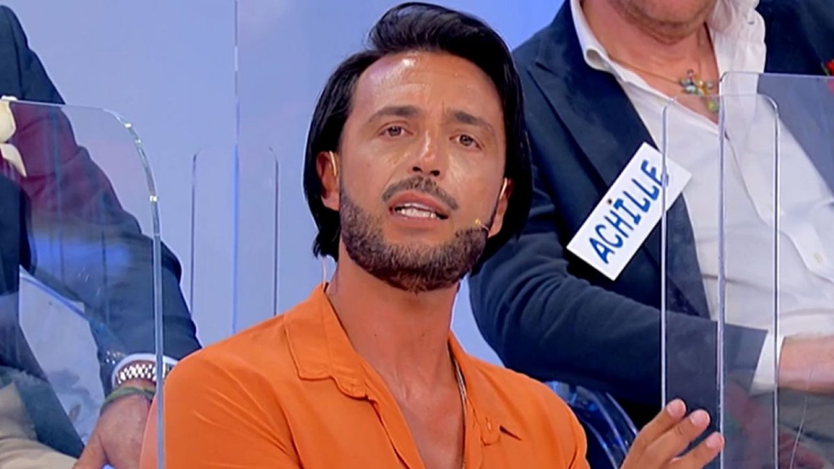 Uomini e donne, Armando Incarnato innominabile: per Gianni Sperti è "quella persona"